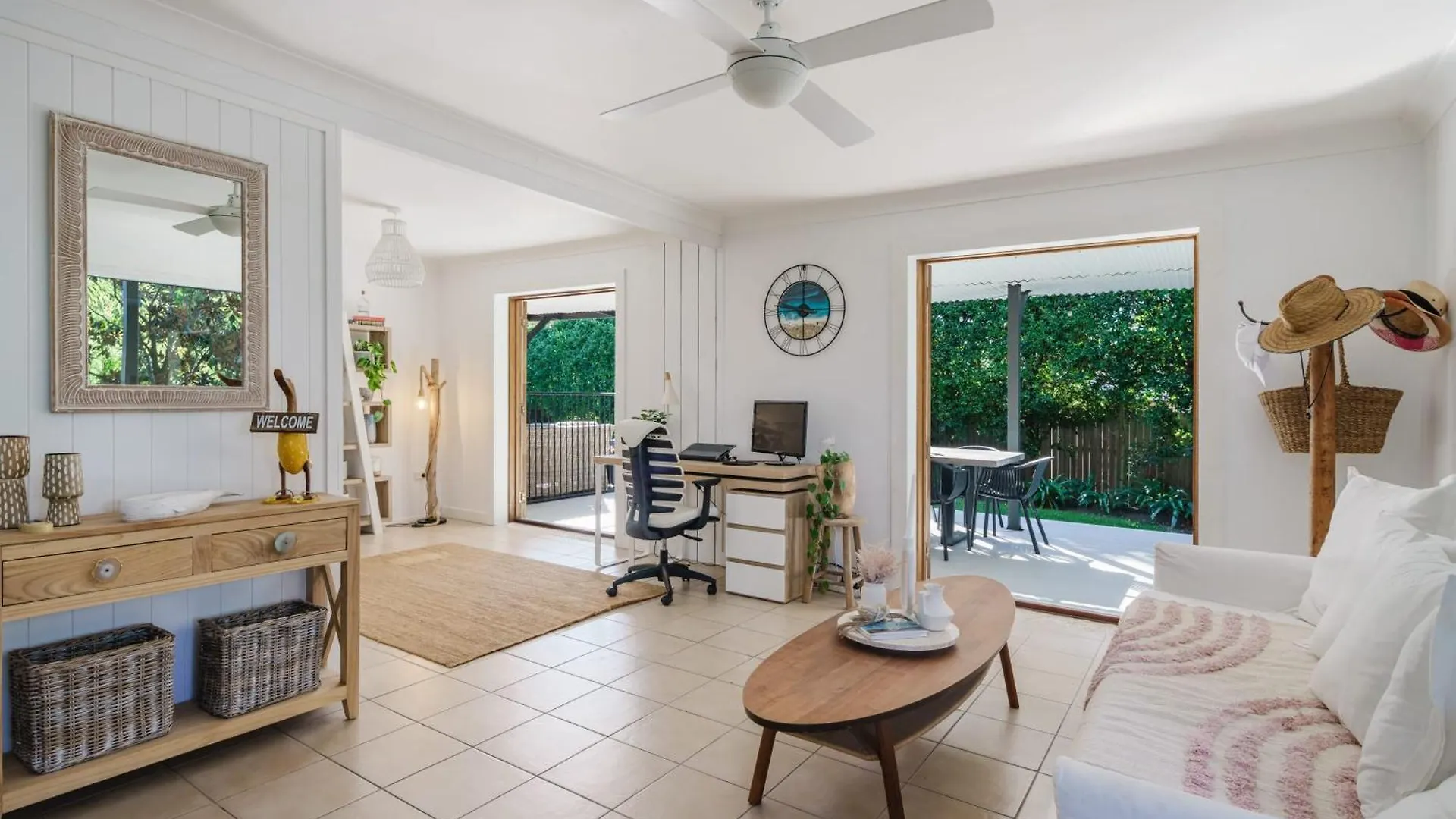 Battery Hill Pet-Friendly Poolside Paradise Caloundra Holiday home