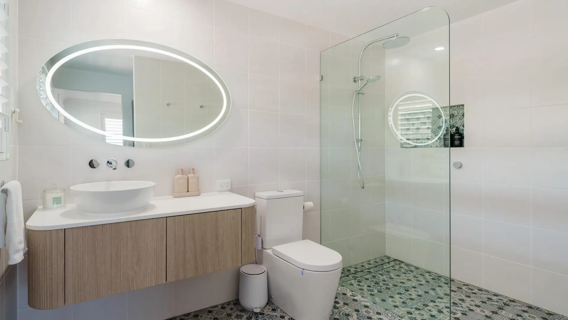 Battery Hill Pet-Friendly Poolside Paradise Caloundra Semesterbostad
