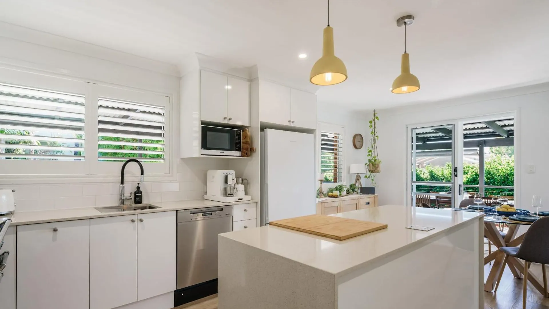 Battery Hill Pet-Friendly Poolside Paradise Caloundra Semesterbostad